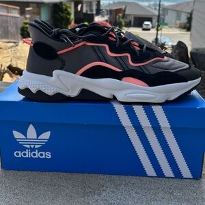 New Adidas Originals Ozweego Men's Sz 13.5 Black Athletic Running Shoes Sneakers